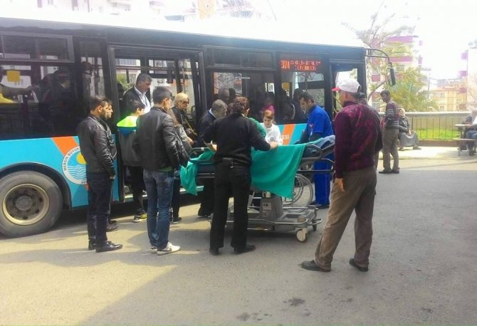 Fenalaşan yolcuyu belediye otobüsüyle hastaneye yetiştirdi