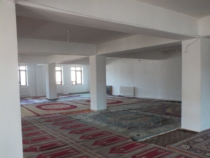 1071 Malazgirt Kümbet Camii dört yıldır bitirilemedi