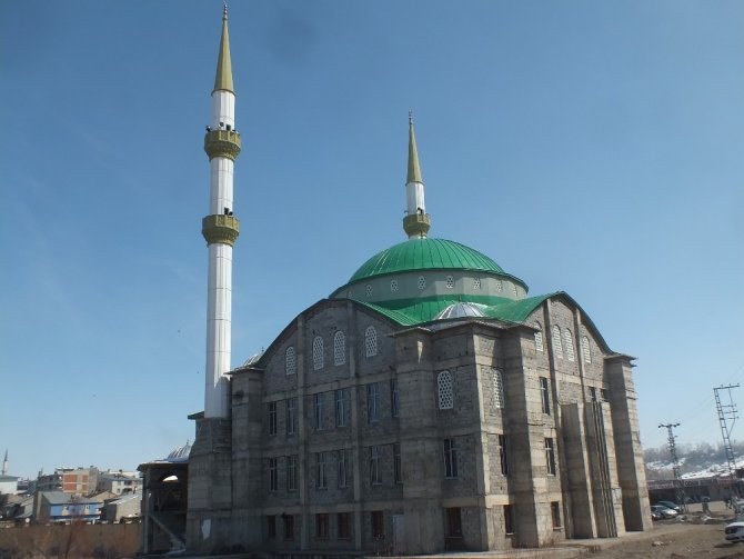 1071 Malazgirt Kümbet Camii dört yıldır bitirilemedi
