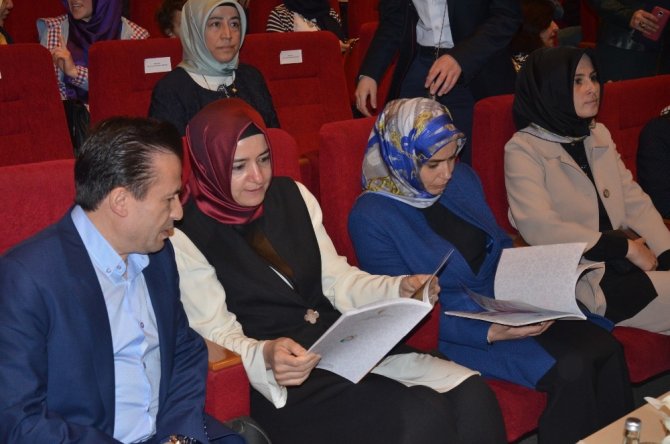 Aile ve Sosyal Politikalar Bakanı Kaya, "Anne Oluyorum" projesini tanıttı