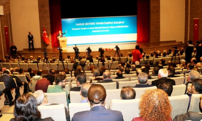 Bakan Müezzinoğlu, sağlık temsilcileri ile bir araya geldi