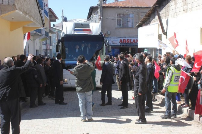 Kılıçdaroğlu Pınarbaşı’nda ilçe temsilciliği açtı