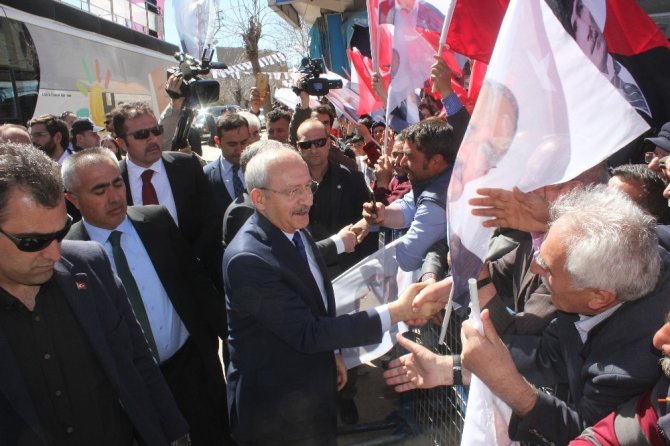 Kılıçdaroğlu Pınarbaşı’nda ilçe temsilciliği açtı