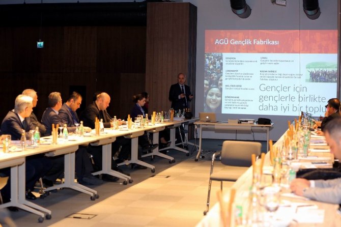 Türkiye Kamu-Üniversitesi-Sanayi İşbirliği Toplantısı AGÜ’de Yapıldı