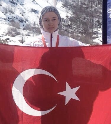 Ayşe Kader Yavuz, kayakta dünya üçüncüsü oldu