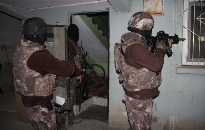 Adana’da 500 polisle DEAŞ ve El Nusra operasyonu