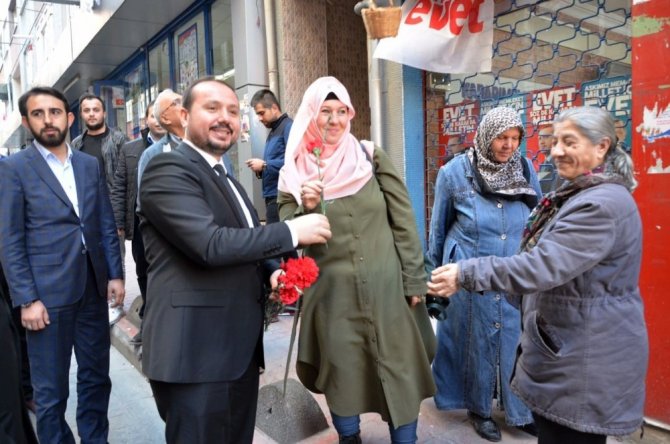 AK Parti Beyoğlu İlçe Başkanı Muş, esnafa referandum sürecini anlattı