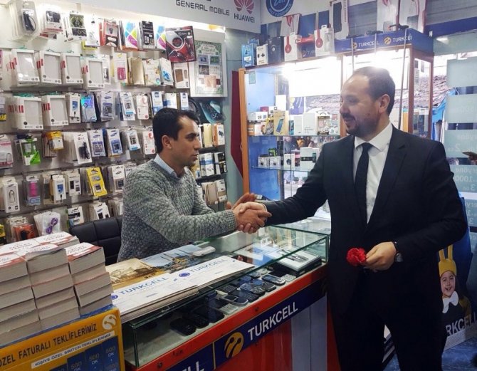 AK Parti Beyoğlu İlçe Başkanı Muş, esnafa referandum sürecini anlattı