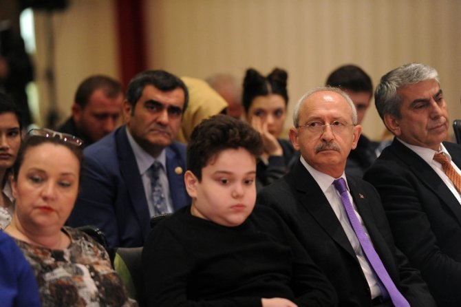 Kılıçdaroğlu, SMA hastaları ile buluştu