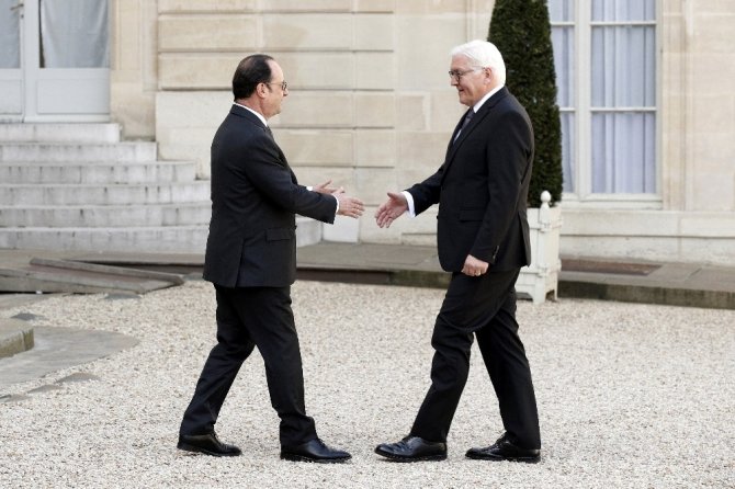 Hollande, Almanya’nın yeni Cumhurbaşkanı Steinmeier’i kabul etti