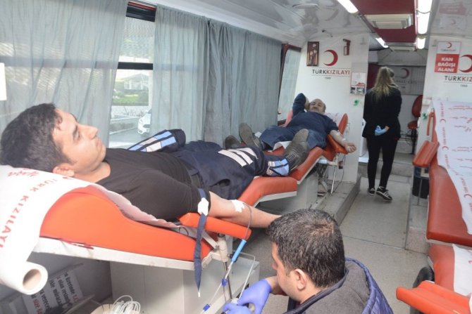 Belediye personeli kan bağışında bulundu