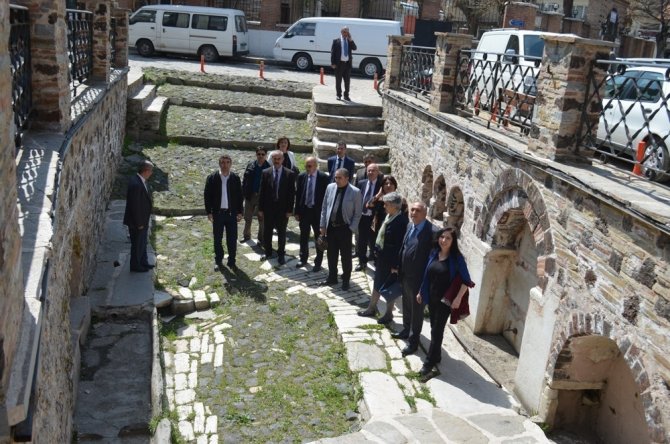 Nüfus müdürleri Kula’da toplandı