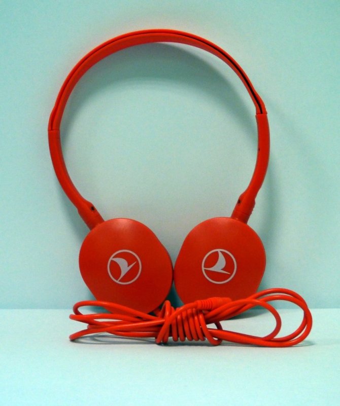 THY, kıtalararası uçacak yolculara özel kulaklık dağıtacak