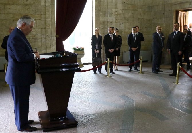 ABD Dışişleri Bakanı Tillerson Anıtkabir’i ziyaret etti