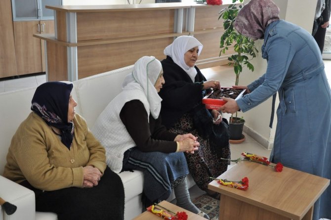 Yozgat’ta huzurevinde kandil programı düzenlendi