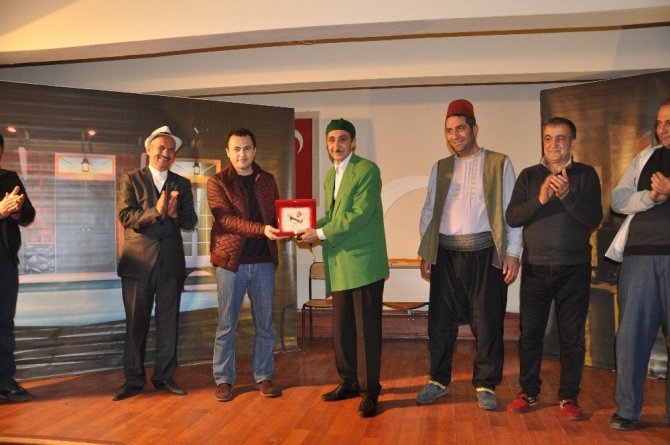 ‘Teyo Emmi’den kahkaha tufanı