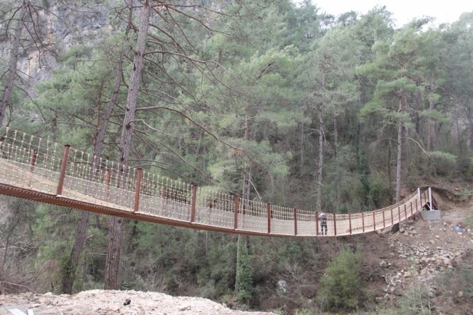 Kapıkaya Kanyonu ile Varda Köprüsü birbirine bağlandı