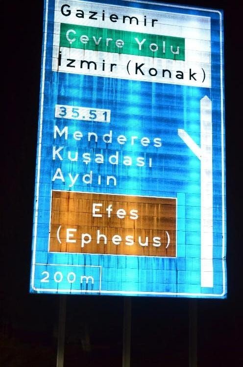 Tabela yanlışına AK Partili Kaya el attı