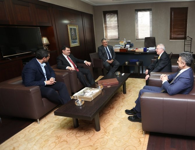 Vali Vasip Şahin’den, Aziz Yıldırım’a ziyaret