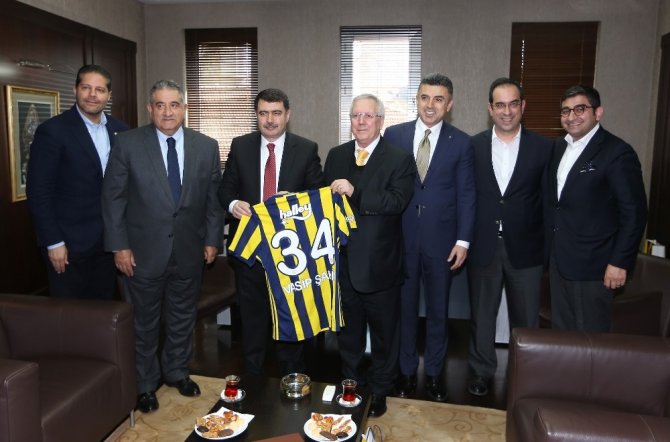 Vali Vasip Şahin’den, Aziz Yıldırım’a ziyaret