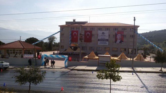 Bozdoğan İmam Hatip Lisesi dualarla hizmete açıldı