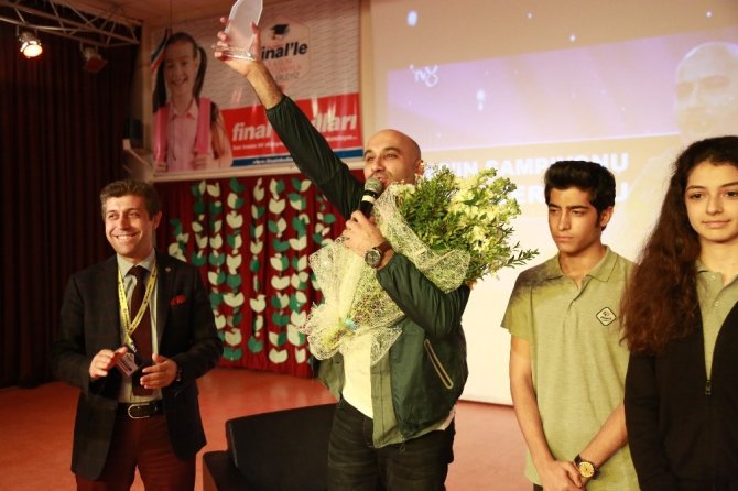 O Ses Türkiye Yarışması’nın şampiyonu Dodan Özer Diyarbakır’da öğrencilerle buluştu