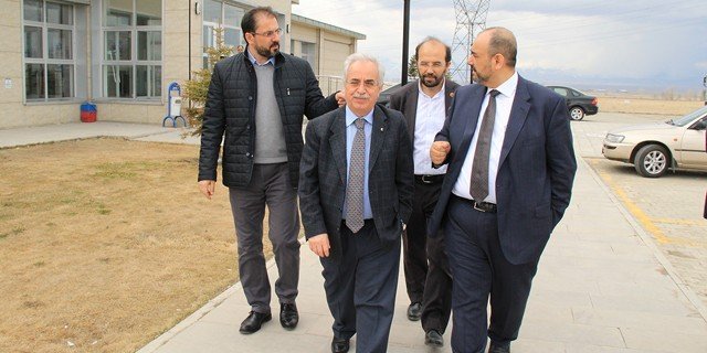 EPDK üst kurul üyesi Fazıl Şenel, ETÜ Rektörü Prof. Dr. Yaylalı’yı ziyaret etti