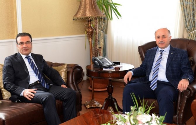 Erzurum’da hayırsever iş adamı Hüsamettin Yavuz tarafından yaptırılacak okulun protokolü imzalandı