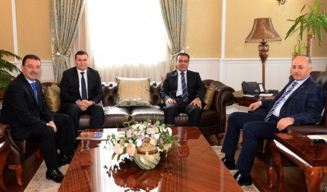 Erzurum’da hayırsever iş adamı Hüsamettin Yavuz tarafından yaptırılacak okulun protokolü imzalandı