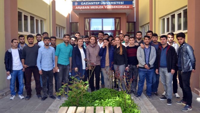 GAÜN Öğrencilerinden Mehmet Gezer İlk ve Orta Öğretim Okuluna Destek