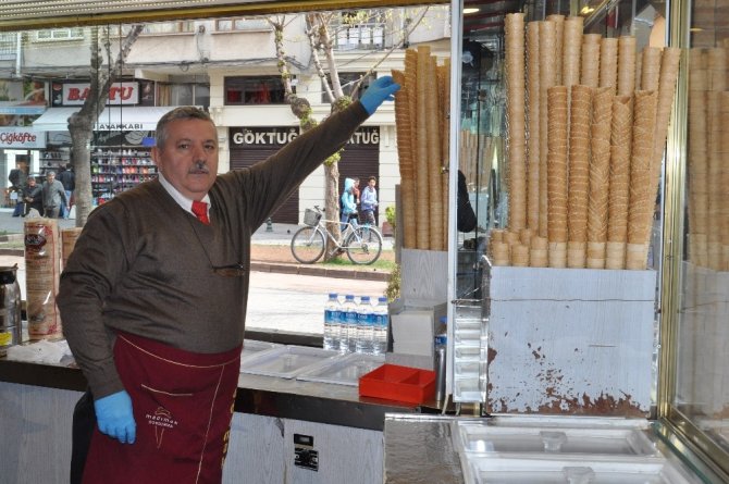 Makedonya’dan gelen brownika dondurması yaza damga vuracak