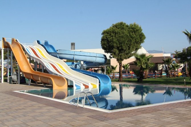 Şah İnn Paradise tatil köyü 18 yaşında