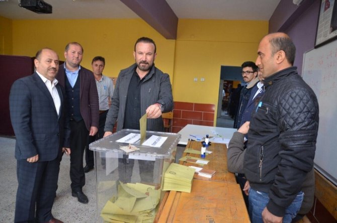 Başkan Doğan oyunu kullandı