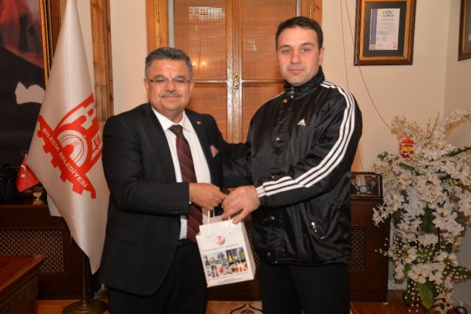 Bilecik Belediye Başkanı Selim Yağcı başarılı sporcuları ağırladı