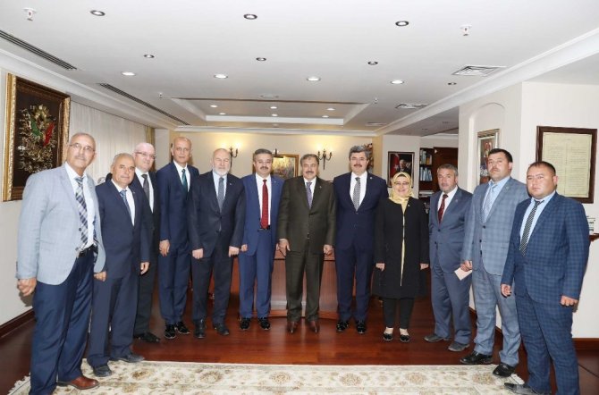 Bakan Eroğlu AK Parti Afyonkarahisar heyetini kabul etti