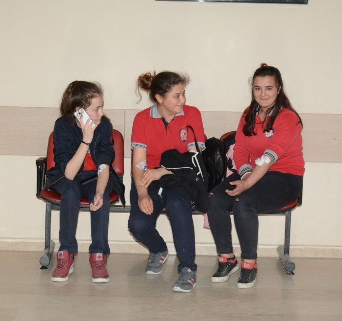 Aksaray’da 11 öğrenci gıda zehirlenme şüphesiyle hastaneye kaldırıldı