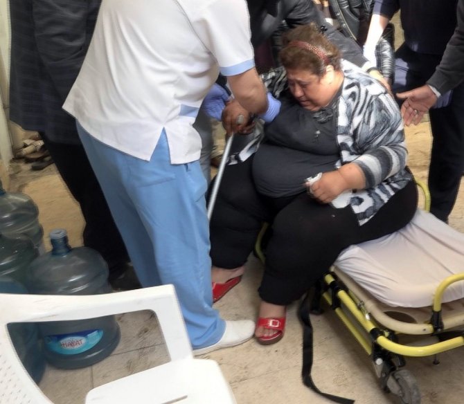 185 kilo ağırlığındaki obezite hastası kadın hastanede tedavi altına alındı
