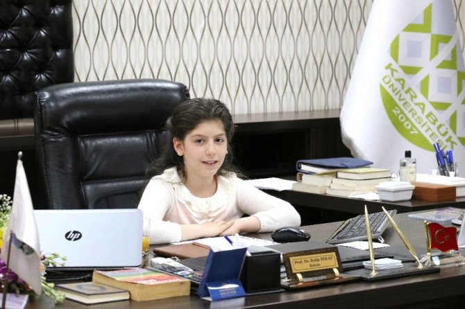 Rektör Polat, koltuğunu Ceylin Yılmaz’a devretti