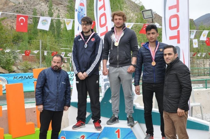 Akarsu Kano Slalom Türkiye Kupası’nın finali gerçekleştirildi