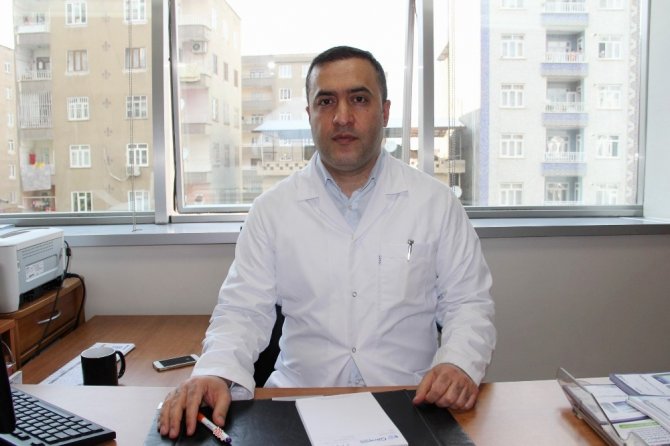KBB Uzmanı Op. Dr. Özbay: “Burun kemiği eğriliği tedavisi sadece cerrahidir”