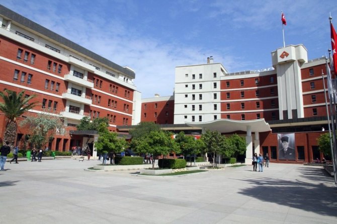 İzmir Ekonomi’de Tıp Fakültesi müjdesi