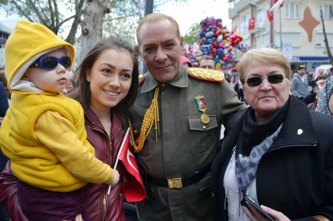 Atatürk’e benzeyen oyuncu Göksel Kaya’ya Trakya’da yoğun ilgi