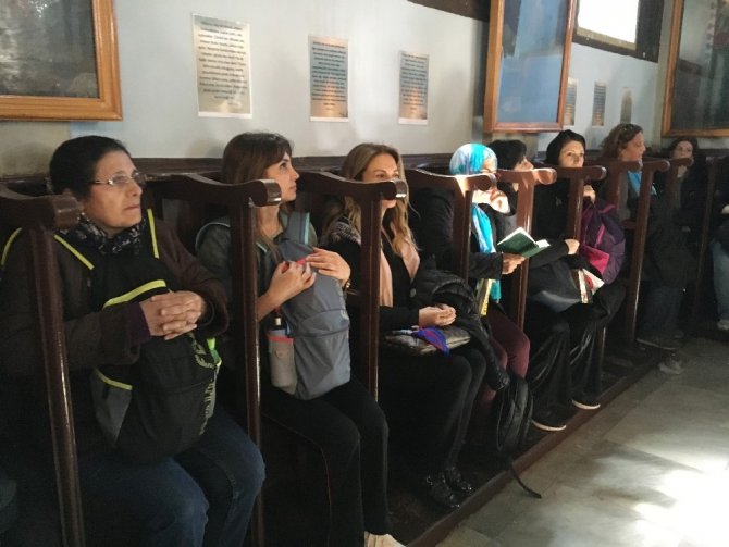 Aya Yorgi Kilisesi’ne dilek dilemek için akın ettiler