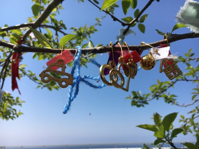 Aya Yorgi Kilisesi’ne dilek dilemek için akın ettiler