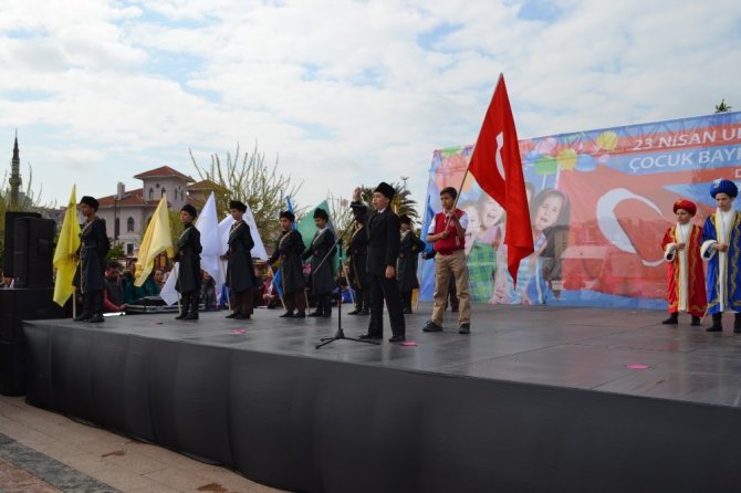 Bandırma’da 23 Nisan kutlamaları