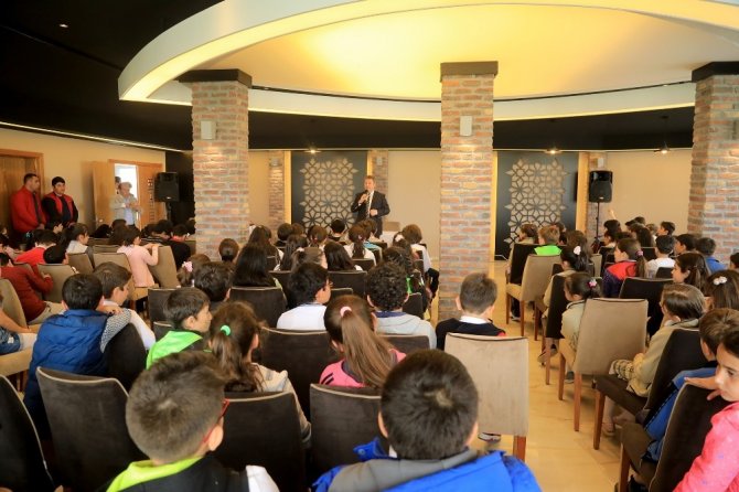 Başkan Palancıoğlu’ndan öğrencilere yerel yönetim dersi verdi