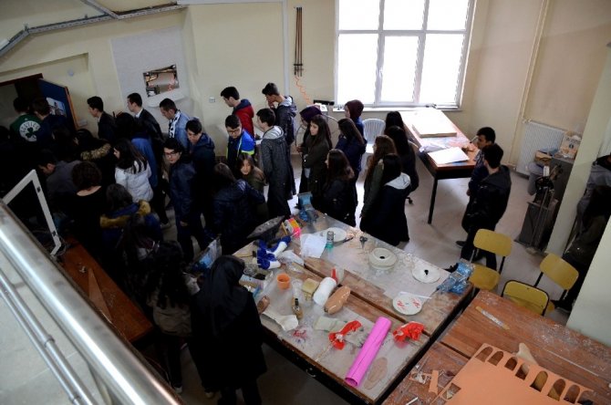 Bolu’da öğrenciler üniversiteyi tanıma gezisi yaptı