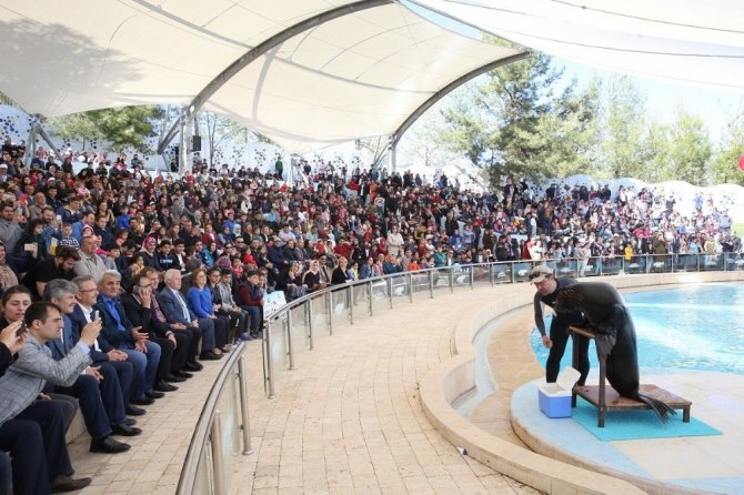 Gaziantep Hayvanat Bahçesi’ne bir günde 90 bin ziyaretçi