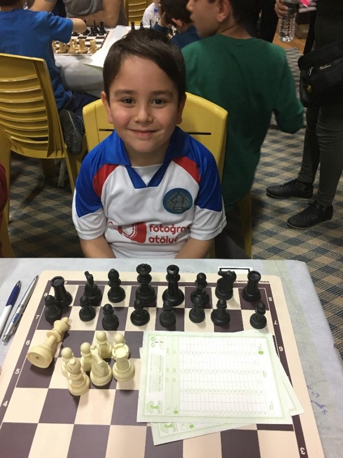 GKV’li Dila Baloğlu satrançta yine şampiyon oldu