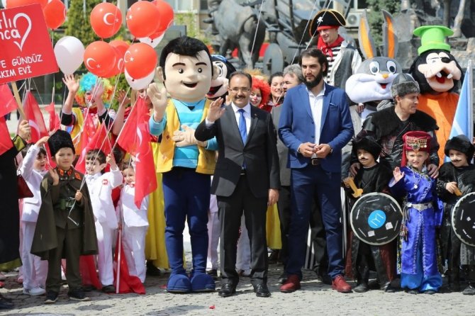 Uşak Belediyesi Çocuk Festivali başladı